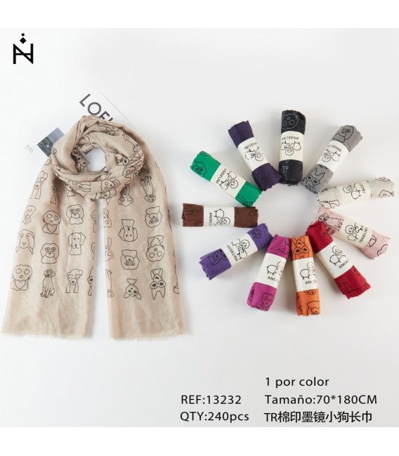 Fular Estampado Con Oso